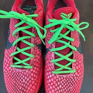 Nike Kobe VI PROTO sneakers in crimson with black swoop.  Men’s 10.5 medium.
